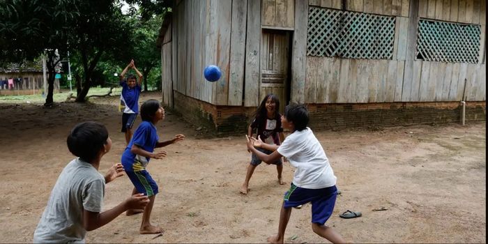 Painel do Unicef mostra que 333 municípios brasileiros apresentam alta vulnerabilidade climática para crianças e adolescentes.