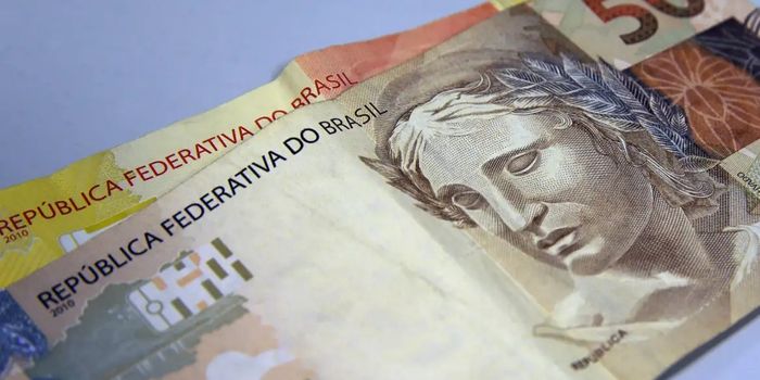 Poupança registra retirada líquida de R$ 39,3 bilhões no 1º semestre de 2026. Maio foi o único mês com saldo positivo, informa o Banco Central.