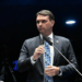 Após Flávio Bolsonaro não comparecer ao depoimento, Moraes determinou que a PGR se manifeste sobre o inquérito em 15 dias.