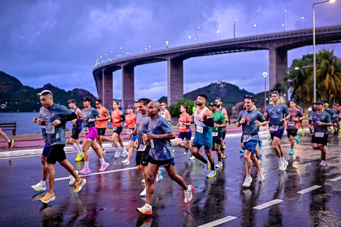 Maratona de Vitória 2026 terá provas de 5 km, 10 km, 21 km e 42 km e desafios combinados nos dias 29 e 30 de agosto.