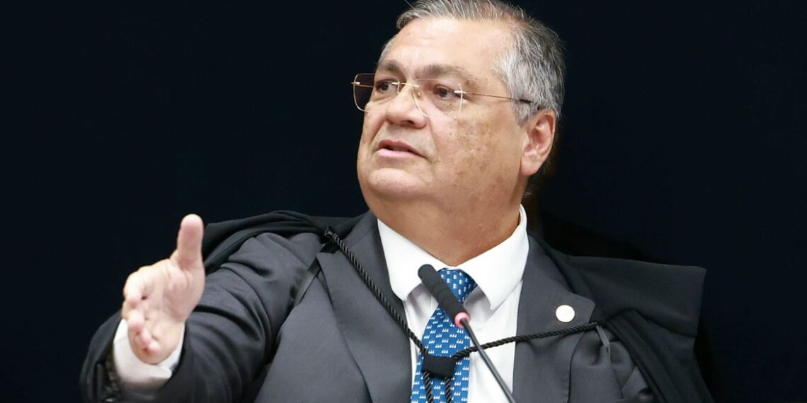 Flávio Dino, do STF, anulou indicações de emendas feitas por ex-parlamentares e dirigentes partidários sem mandato no Congresso.