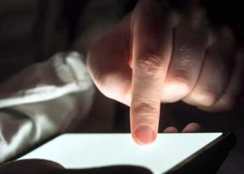 Nova lei aumenta penas para crimes sexuais contra crianças e adolescentes e amplia medidas contra violência infantil na internet.