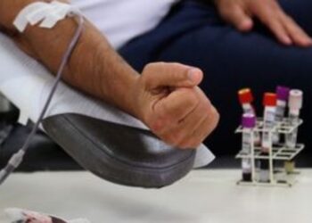 Nova regra permite que doadores regulares continuem doando sangue após os 70 anos, desde que estejam aptos na avaliação clínica.