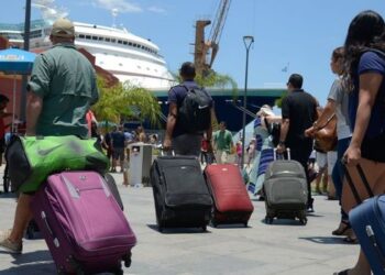 Relatório da OCDE coloca o Brasil entre os países que mais cresceram no turismo internacional entre 2019 e 2025, com alta de 46%.