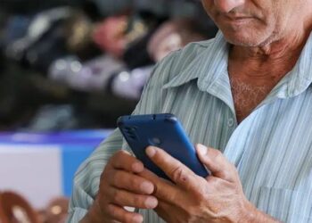Estudo do Comsefaz aponta que famílias brasileiras perderam R$ 62,5 bilhões com bets e movimentaram R$ 351 bilhões via Pix.