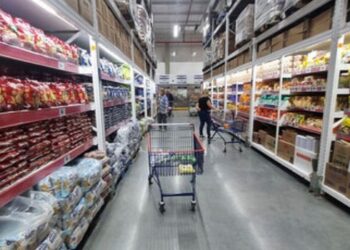 Preço internacional do açúcar sobe 5,6% em julho, influenciado pela expectativa de maior produção de etanol no Brasil.