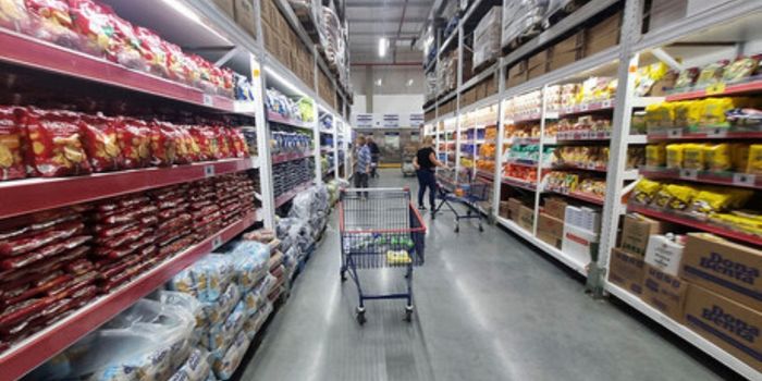 Preço internacional do açúcar sobe 5,6% em julho, influenciado pela expectativa de maior produção de etanol no Brasil.
