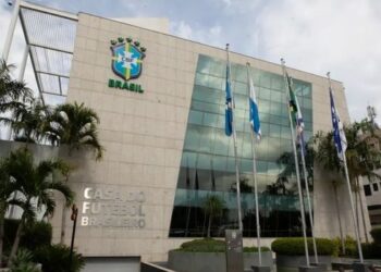 CBF aprova novas regras de arbitragem para competições nacionais. Medidas reduzem o tempo de paralisações e entram em vigor imediatamente.