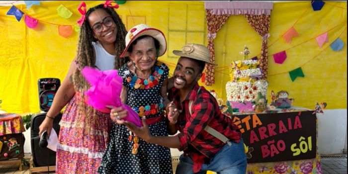 Arraiá do Centro de Convivência de Vitória promove integração, cultura e fortalecimento de vínculos entre pessoas idosas.