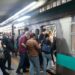 Categoria suspende greve da CPTM após acordo que garante realocação de trabalhadores e normaliza operação dos trens.