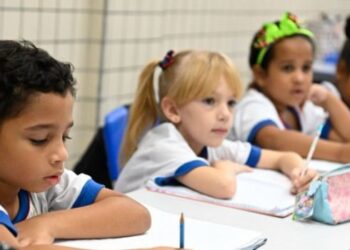 Vitória conquista o maior IDEB da sua história, lidera o Sudeste e está entre as cinco melhores capitais do Brasil em educação.