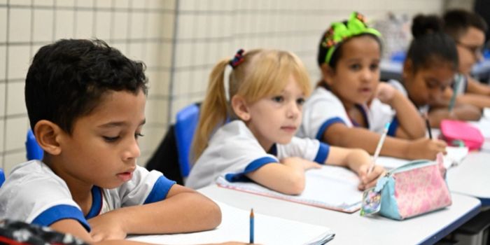 Vitória conquista o maior IDEB da sua história, lidera o Sudeste e está entre as cinco melhores capitais do Brasil em educação.