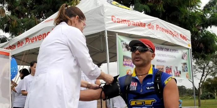 Pesquisadores brasileiros testam polipílula com três medicamentos para avaliar a prevenção de AVC e doenças cardiovasculares em 8,5 mil voluntários.
