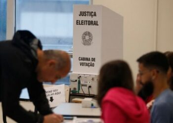 Eleitores já podem consultar o local de votação para as eleições de 2026. TRE do Rio altera zonas eleitorais em 20 municípios.