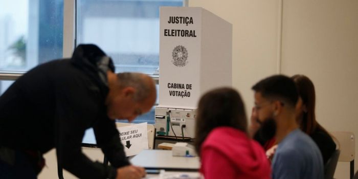 Eleitores já podem consultar o local de votação para as eleições de 2026. TRE do Rio altera zonas eleitorais em 20 municípios.