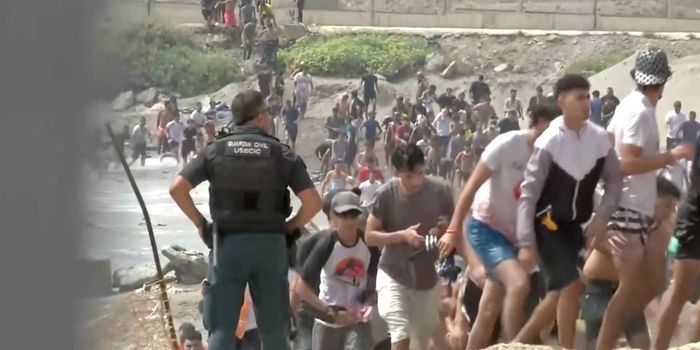 Ministro da Espanha afirma que desinformação nas redes sociais incentivou fluxo migratório para Ceuta.