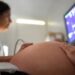 Pré-natal acompanha a saúde da gestante e do bebê, ajuda a identificar riscos e garante orientações durante a gravidez e o pós-parto.