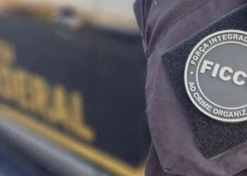 Operação Omnes, coordenada pela Polícia Federal, prendeu 724 foragidos investigados ou condenados por homicídio e feminicídio.
