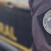 Operação Omnes, coordenada pela Polícia Federal, prendeu 724 foragidos investigados ou condenados por homicídio e feminicídio.
