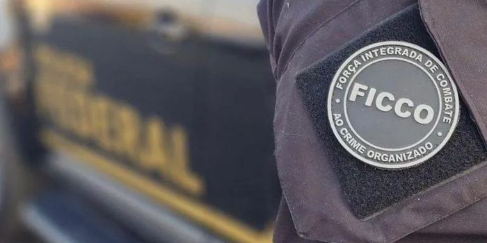 Operação Omnes, coordenada pela Polícia Federal, prendeu 724 foragidos investigados ou condenados por homicídio e feminicídio.