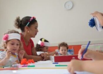 MEC disponibiliza 34 cursos gratuitos sobre primeira infância para profissionais da educação, saúde, assistência social e cuidadores.