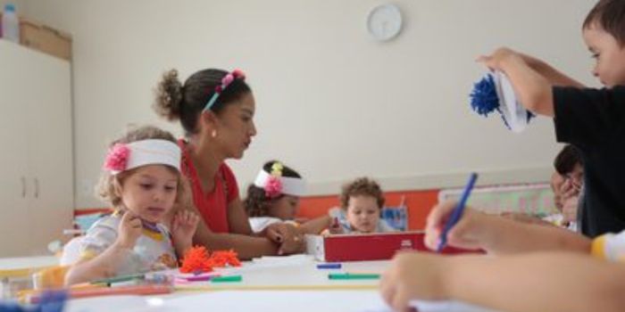 MEC disponibiliza 34 cursos gratuitos sobre primeira infância para profissionais da educação, saúde, assistência social e cuidadores.