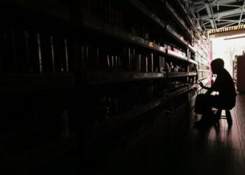 Sedcon e Procon-RJ orientam consumidores sobre o pedido de indenização por danos provocados pela interrupção no fornecimento de energia elétrica.