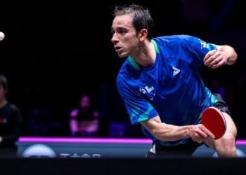 Hugo Calderano estreia com vitória no Smash Europe, na Suécia, e avança à segunda rodada do torneio internacional de tênis de mesa.