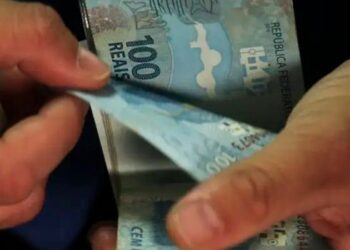 Nova modalidade do Desenrola oferece crédito de até R$ 15 mil a trabalhadores informais adimplentes, com juros de até 1,99% ao mês.