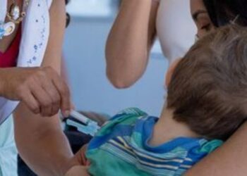 Avanço do sarampo nas Américas reforça a importância da vacinação. Campanha do Ministério da Saúde segue até 1º de setembro.