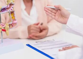SUS passa a oferecer teste FIT para rastreamento do câncer colorretal em pessoas de 50 a 75 anos. Exame pode ampliar a prevenção da doença.