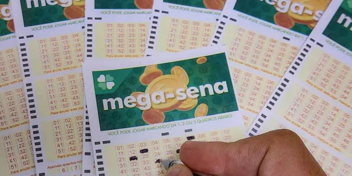 Prêmio da Mega-Sena chega a R$ 165 milhões no concurso 3.042, que será sorteado neste domingo (9), em São Paulo.