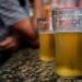 Modera Brasil, no Meu SUS Digital, ajuda a identificar riscos no consumo de álcool e orienta usuários sobre prevenção e cuidados no SUS.