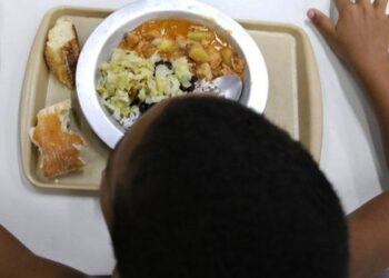 Governo federal libera quase R$ 925 milhões para segurança alimentar e combate à fome de populações afetadas por eventos climáticos.