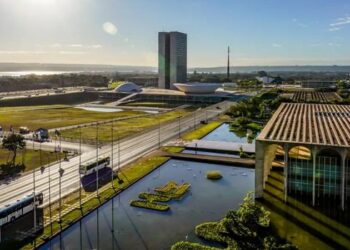 Brasil reduz representação diplomática na Argentina após novas declarações de Javier Milei contra Lula e o STF.