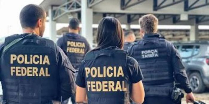 PF cumpre mandados no Ceará contra crimes de abuso sexual infantojuvenil na internet e apreende equipamentos eletrônicos.