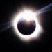 Eclipse solar total ocorre nesta quarta-feira (12) e poderá ser visto no Hemisfério Norte. Observatório Nacional transmitirá o fenômeno ao vivo.