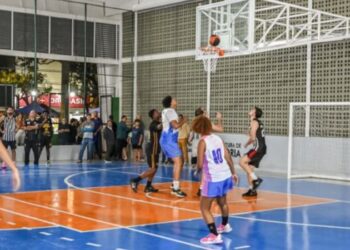 Prefeitura de Vitória inaugura ginásio coberto em Jardim da Penha para atividades esportivas, recreativas e comunitárias.
