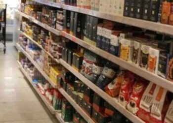 Anvisa aprova revisão das regras para publicidade de alimentos e medicamentos e atualiza normas de vigilância sanitária.