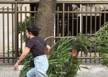 Rio de Janeiro tem alerta para ventos de até 75,9 km/h neste domingo. Frente fria deve mudar o tempo e provocar queda de temperatura.