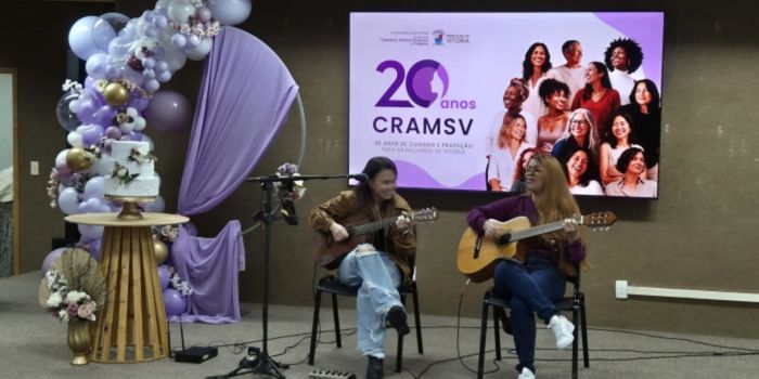 Vitória celebra os 20 anos do Cramsv e da Lei Maria da Penha com evento que reforça a importância da rede de proteção às mulheres.