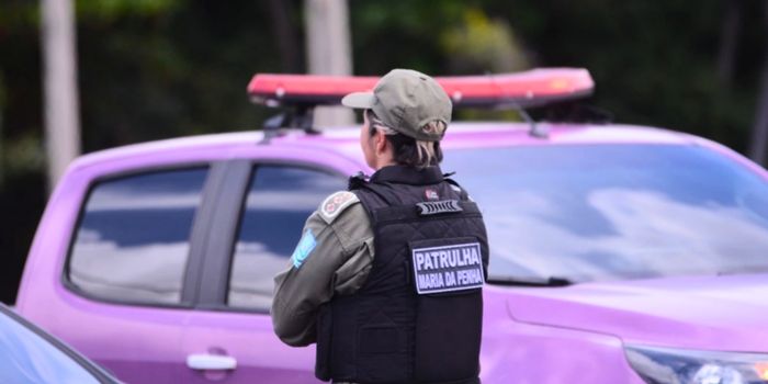 Lei Maria da Penha chega aos 20 anos fortalecendo a proteção às mulheres e ampliando a rede de combate à violência doméstica.