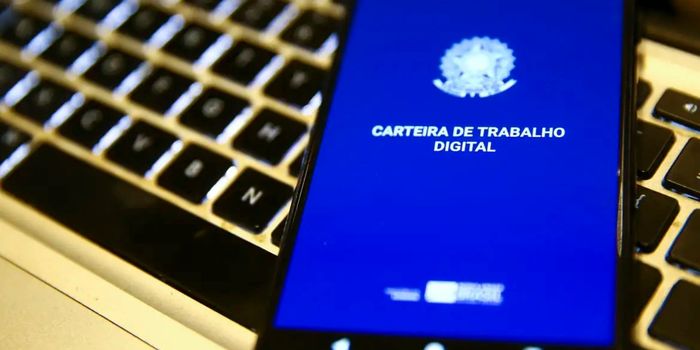Desemprego recuou para 5,4% no Brasil no segundo trimestre de 2026. Santa Catarina teve a menor taxa, de 2,1%.