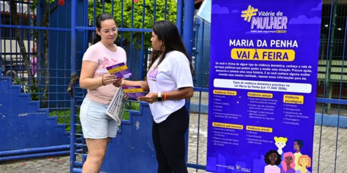Vitória realiza ações do Agosto Lilás em feiras livres para orientar mulheres sobre direitos, prevenção da violência e canais de atendimento.