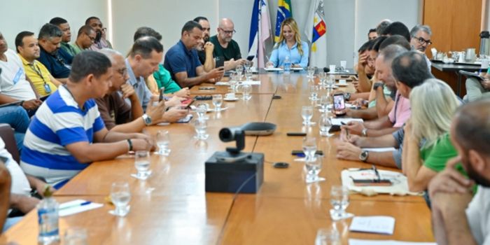 Prefeitura de Vitória realiza reunião com lideranças da Região 4 para discutir demandas de bairros e acompanhar ações em andamento.