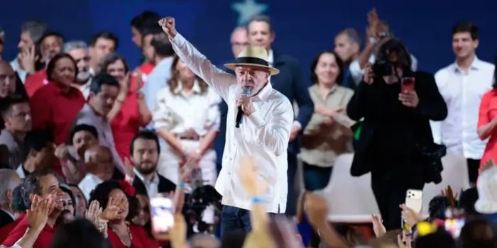 PT oficializa candidatura de Lula à reeleição com Geraldo Alckmin na vice durante convenção nacional realizada em São Paulo.