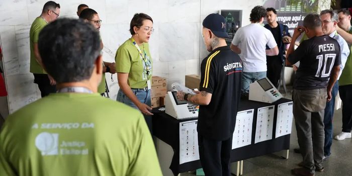 Prazo para solicitar voto em trânsito termina nesta quinta-feira (20). Veja as regras para votar fora da cidade nas eleições de outubro.