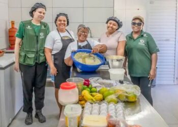 Mulheres de Magé transformam a ubarana em pratos que geram renda, fortalecem a comunidade e valorizam a cultura e a conservação dos manguezais.