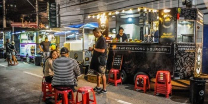 Vitória abre 61 vagas para ambulantes e food trucks nos eventos de aniversário da cidade. Inscrições são gratuitas e começam nesta quinta (27).