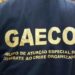 Gaeco denuncia 20 pessoas por envolvimento com a milícia de Curicica e o TCP. Dois policiais militares estão entre os investigados.